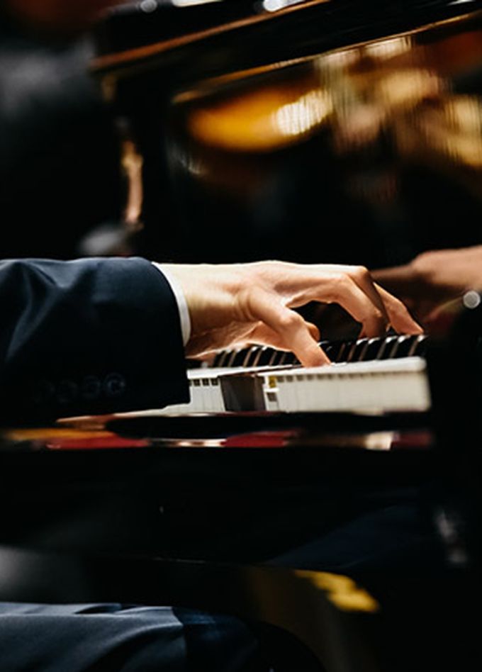 Где этот вальс старинный, томный...