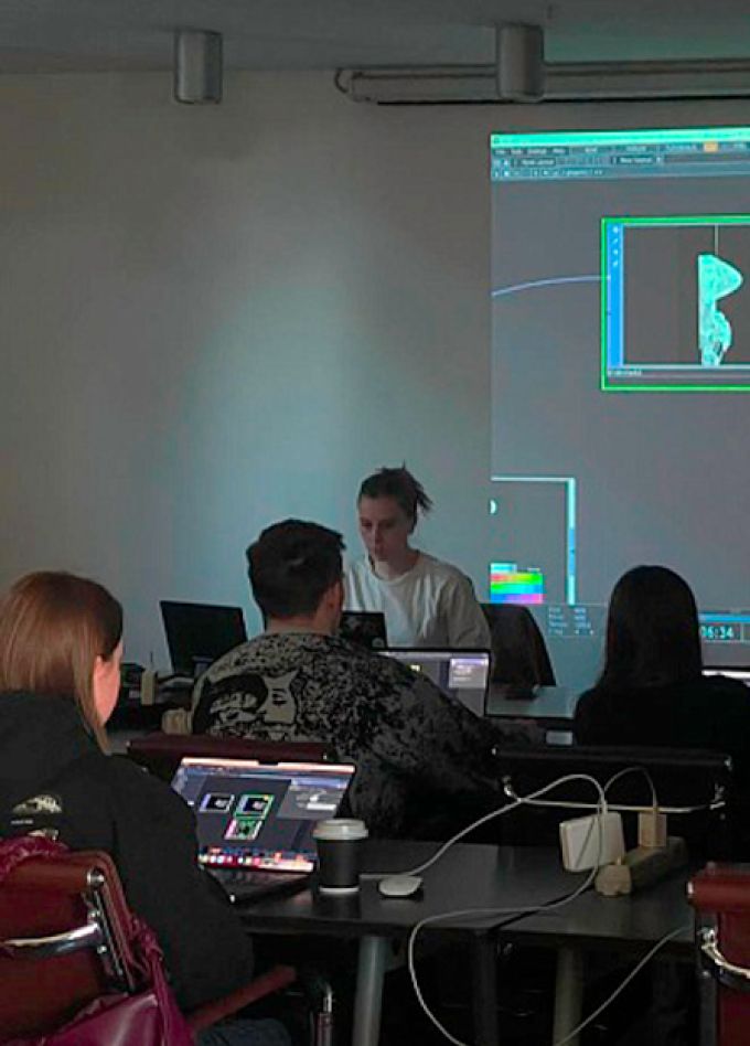 Лаборатория новых медиа: генеративная графика для художников