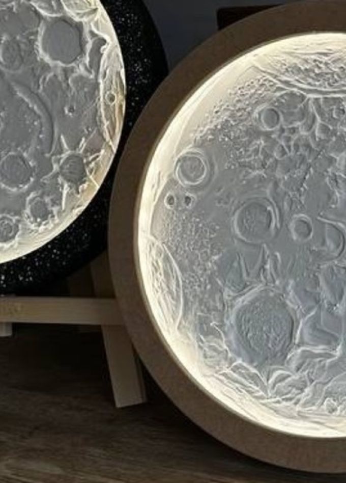 Луна светильник от Artvibes. Рисуем с видом на Исакий