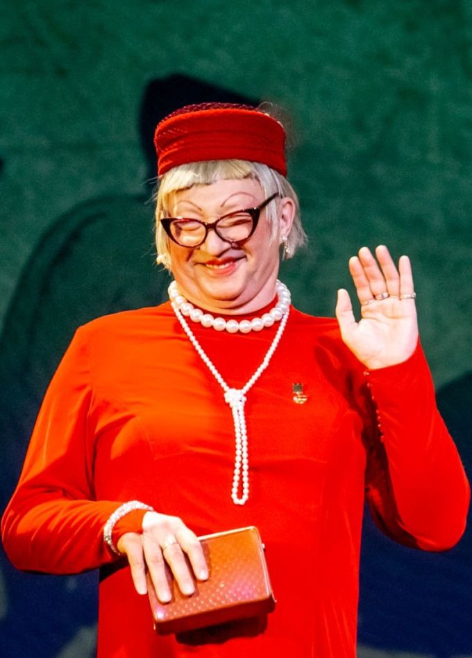 Спектакль «Главный элемент»