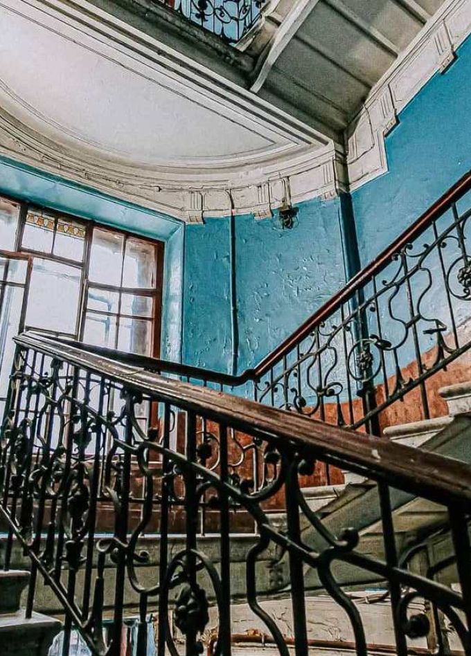 Секреты Петроградской стороны: парадные и дворы