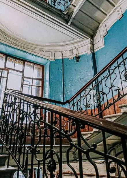 Секреты Петроградской стороны: парадные и дворы