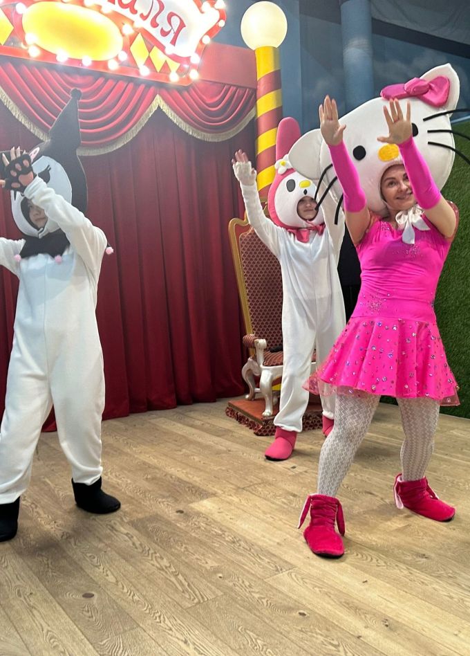 Выходные с Куроми, Мелоди и Хэллоу Китти