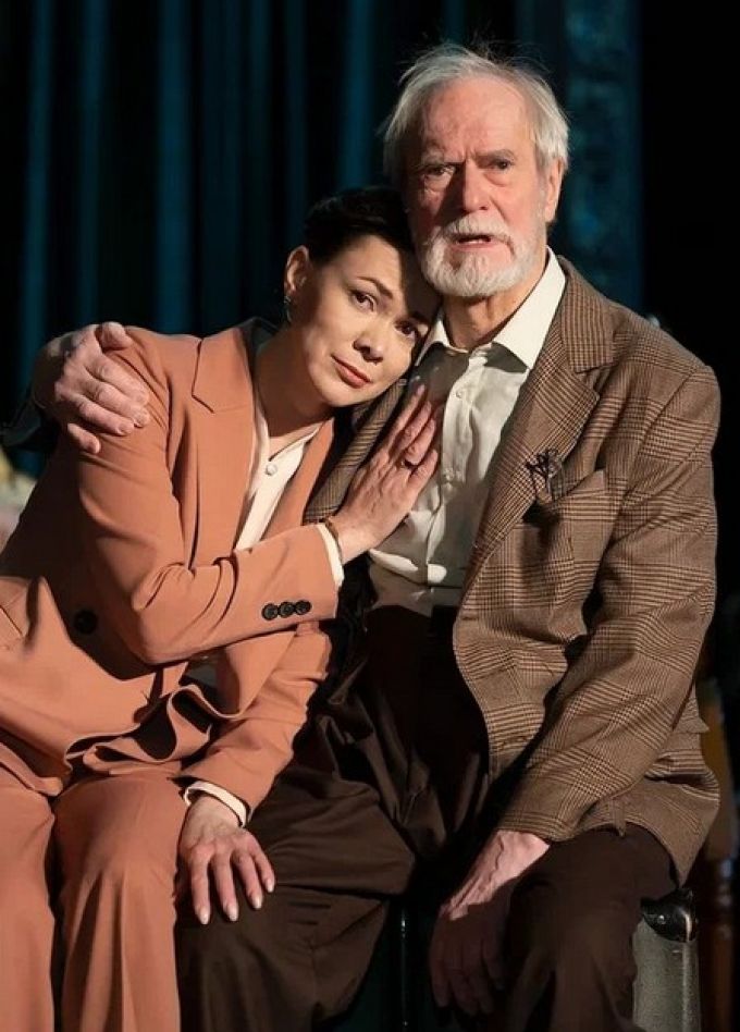 Спектакль "РОДНЫЕ/БЛИЗКИЕ"