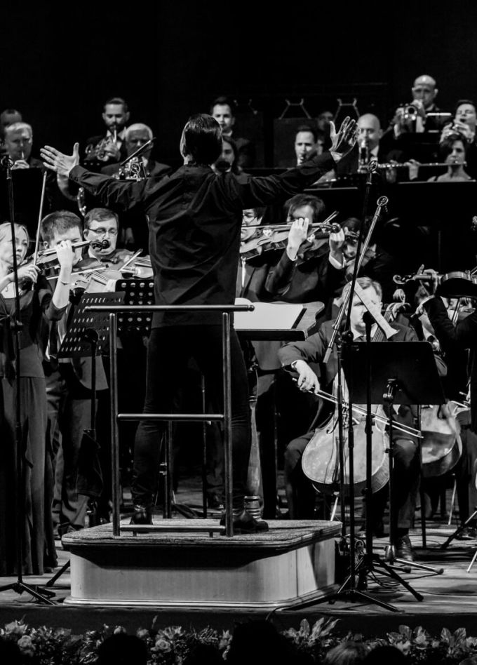 Симфонический оркестр и хор musicAeterna, Теодор Курентзис