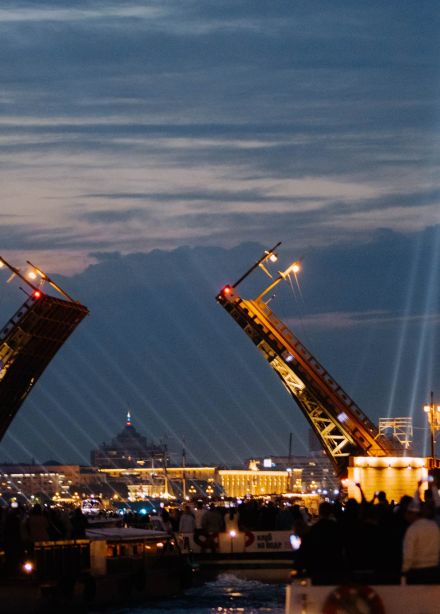Разводные мосты Петербурга с борта теплохода
