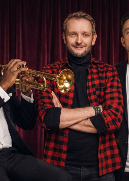 Стендап & живая музыка в Jazz & Stand-up клубе