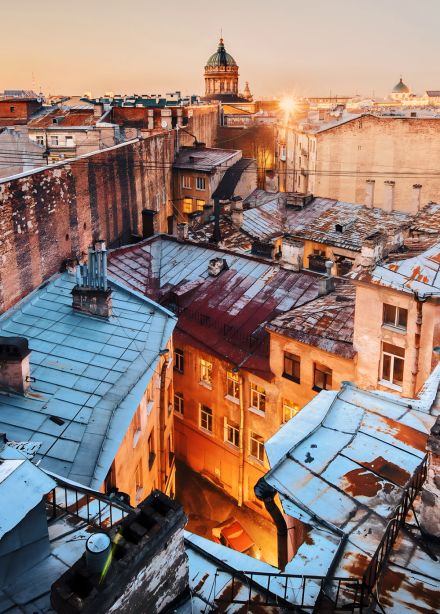 Must Have Питера: панорама с высоты и дворы, парадные и коммуналка