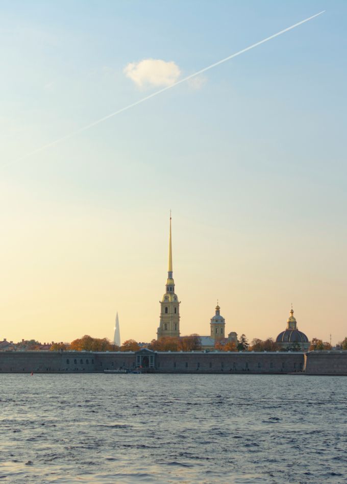 Реки и каналы и Полуденный выстрел с борта теплохода