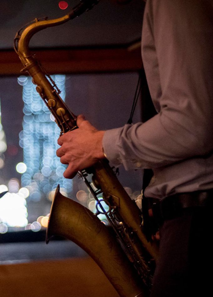 Воскресный джаз на воде