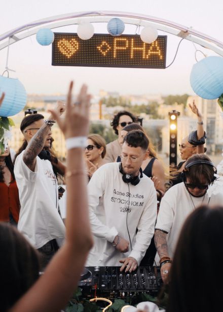 Phagamast Rooftop Daytime