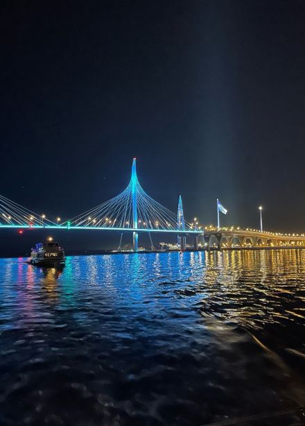 Прогулка по Неве с выходом в Финский залив