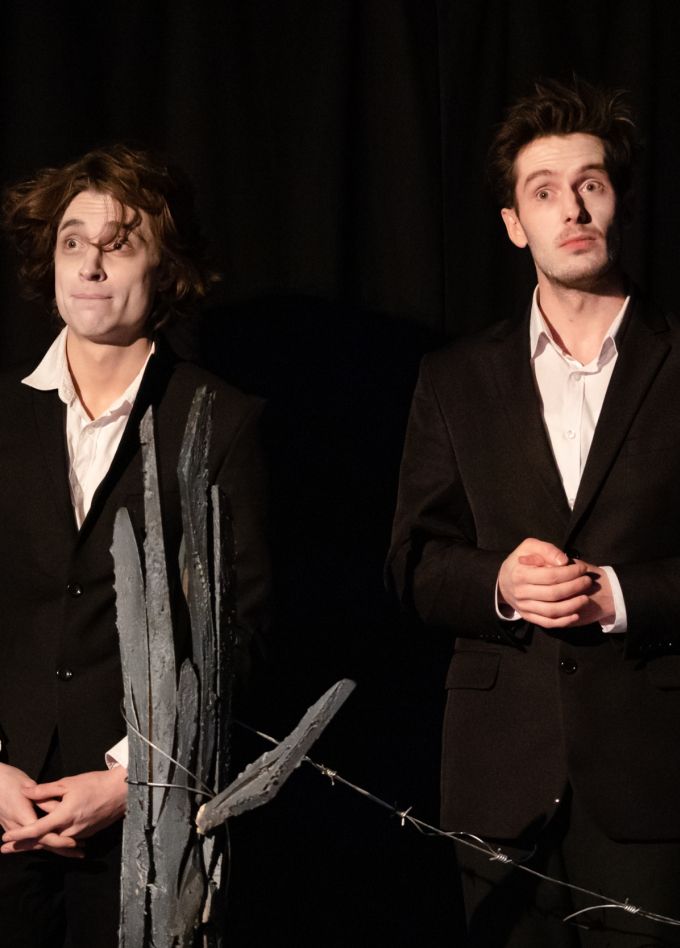 Он не придёт. Кажется