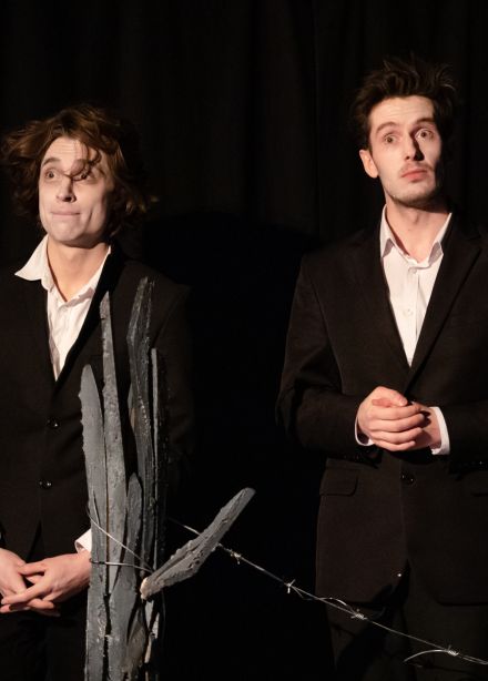 Он не придёт. Кажется