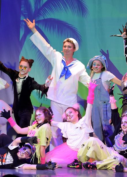 "Голубой щенок" Детский музыкальный спектакль Геннадия Гладкова и Юрия Энтина (Санкт-Петербургский Музыкально-драматический театр "Синяя птица")