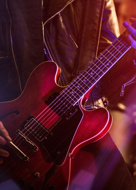 Панк-сказка и легенды русского рока на Неве