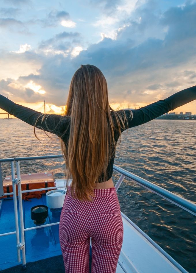 Вечерняя музыкальная прогулка по Неве и Финскому заливу