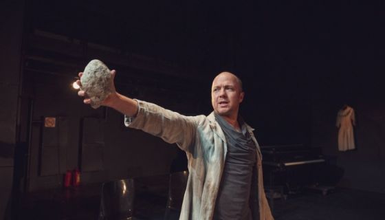 Моноспектакль «Кроткая»