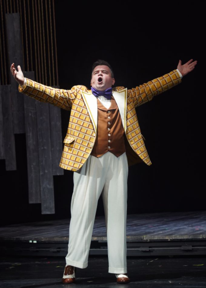 Салют, конферансье!