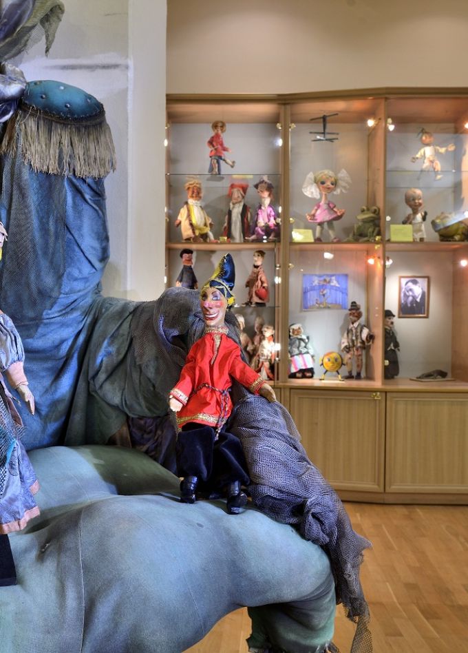 Путешествие в волшебную страну кукол