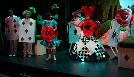 Спектакль «Алиса в стране чудес»