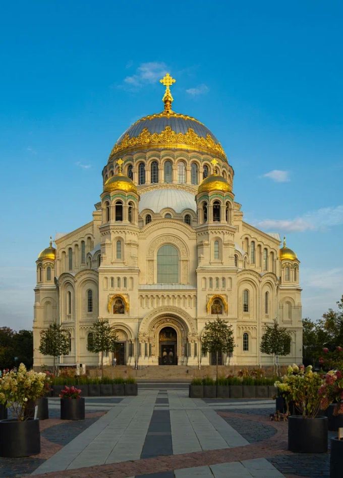 Кронштадт с теплоходной прогулкой по фортам