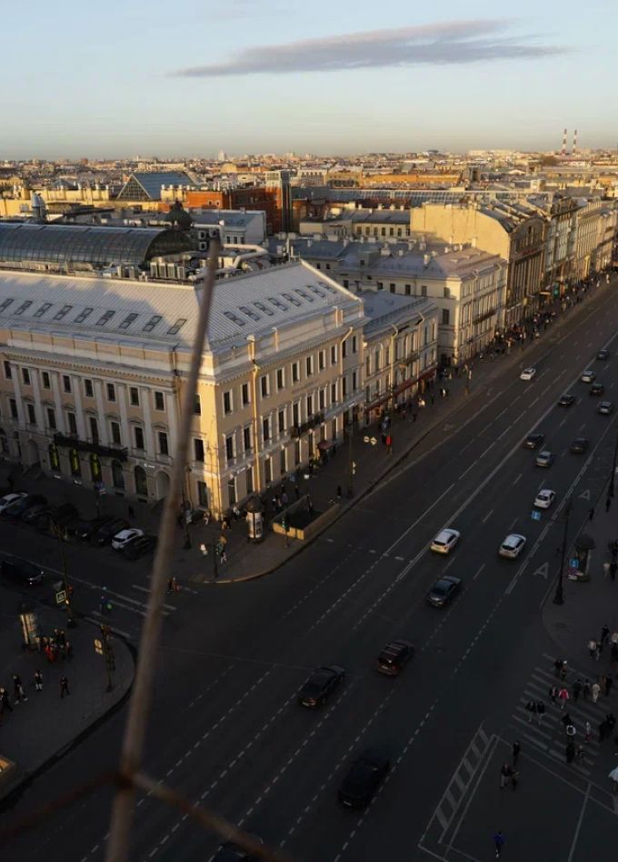 Вертикаль Невского проспекта. Башня городской думы