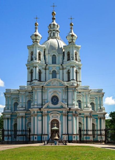 Обзорная экскурсия по Санкт‑Петербургу с посещением смотровой площадки Смольного собора