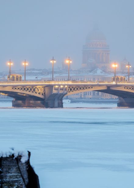 Обзорная экскурсия по Санкт-Петербургу с прогулкой на теплоходе по рекам и каналам