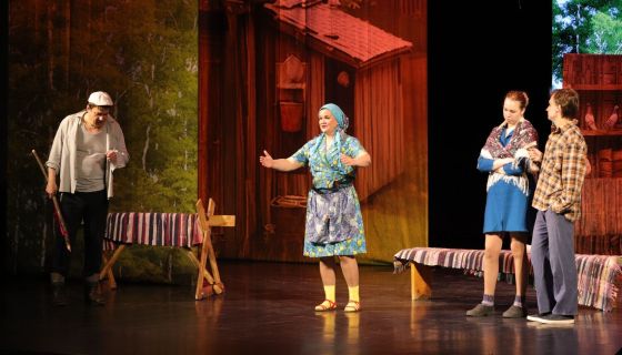 Спектакль «Любовь и голуби»