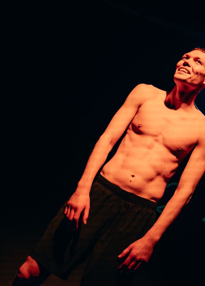 15 172